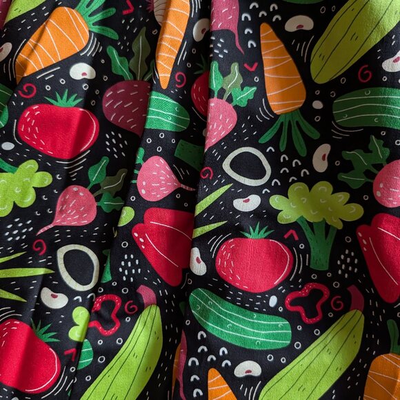 EUC Eva Rose Vegetable Retro Skirt in Size XL - Picture 2 of 6